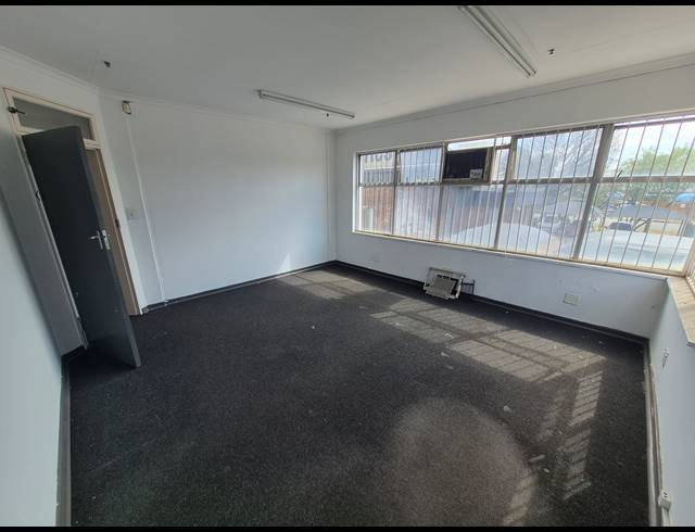 1,450M² WAREHOUSE FOR SALE IN DENVER
